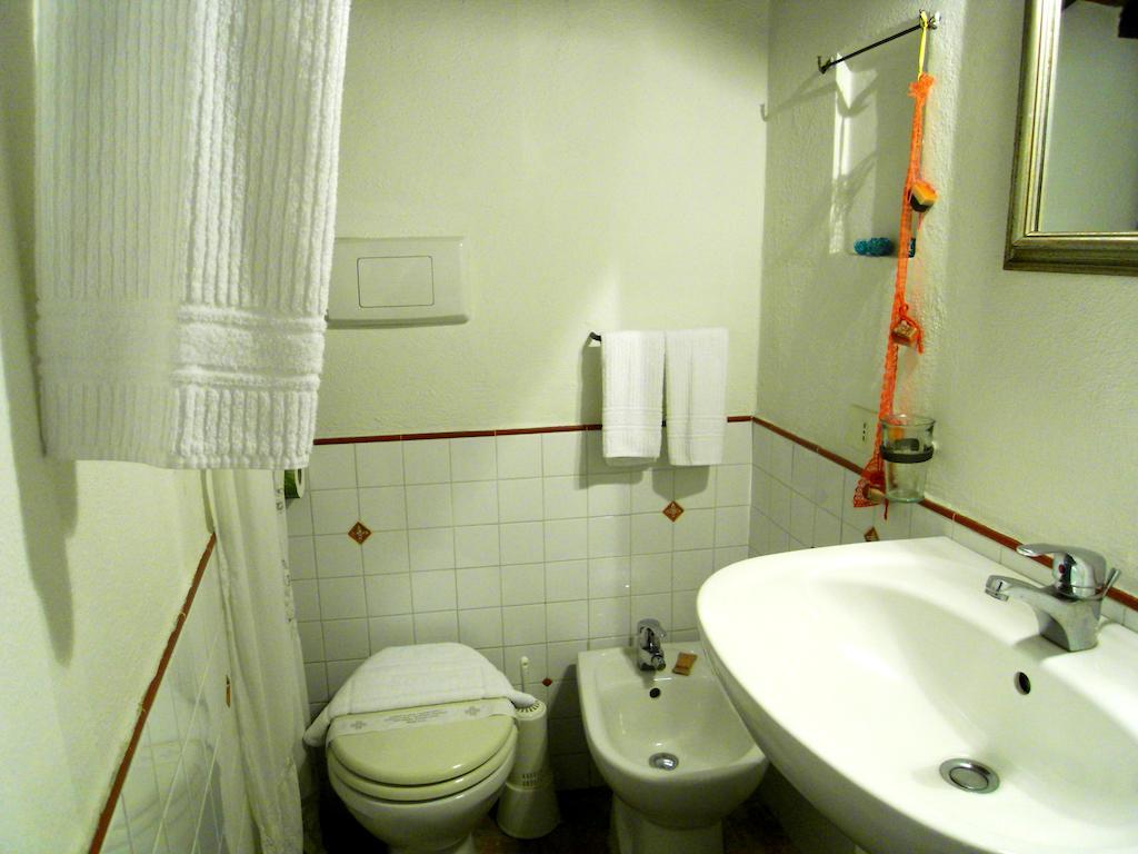 Guest House Il Borgo Di Sempronio Semproniano Habitación foto
