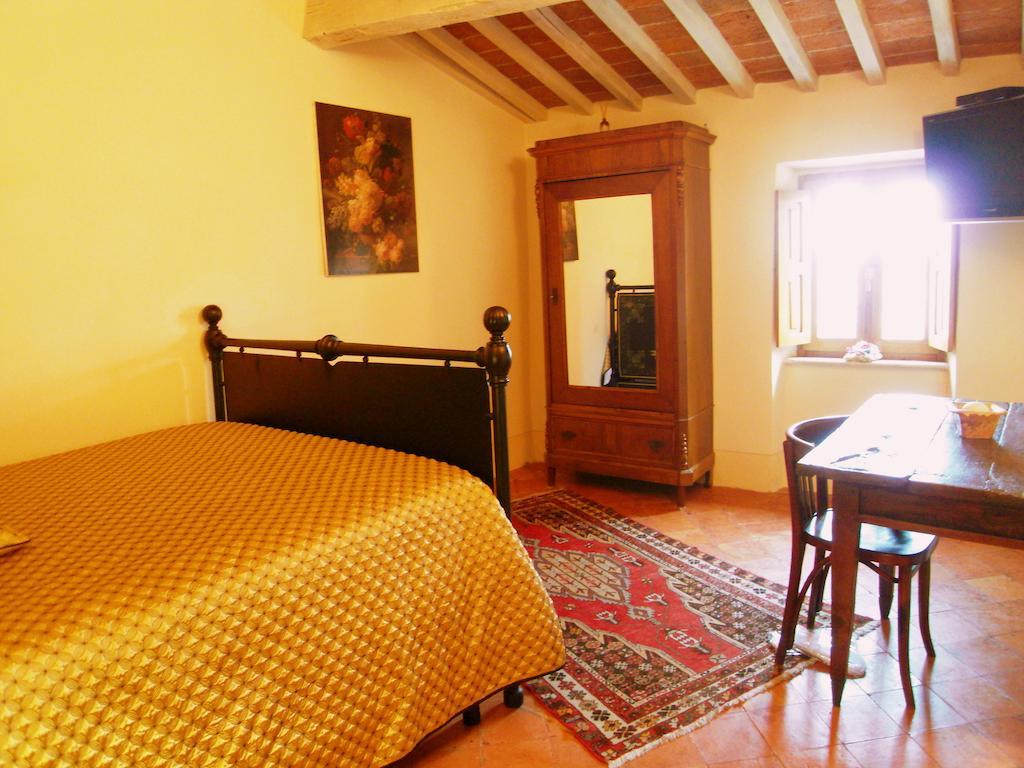 Guest House Il Borgo Di Sempronio Semproniano Habitación foto