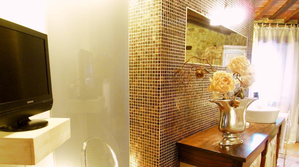 Guest House Il Borgo Di Sempronio Semproniano Habitación foto
