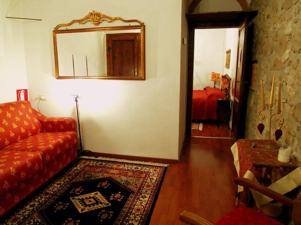 Guest House Il Borgo Di Sempronio Semproniano Habitación foto